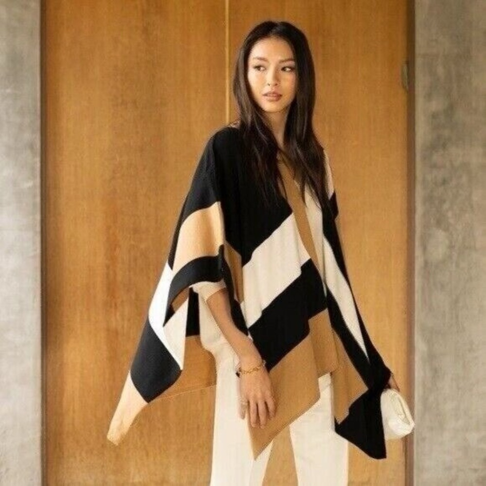 Parrish LA Stevie Poncho Womens One Size Travel Quiet Luxury Knit Monochrome NWT